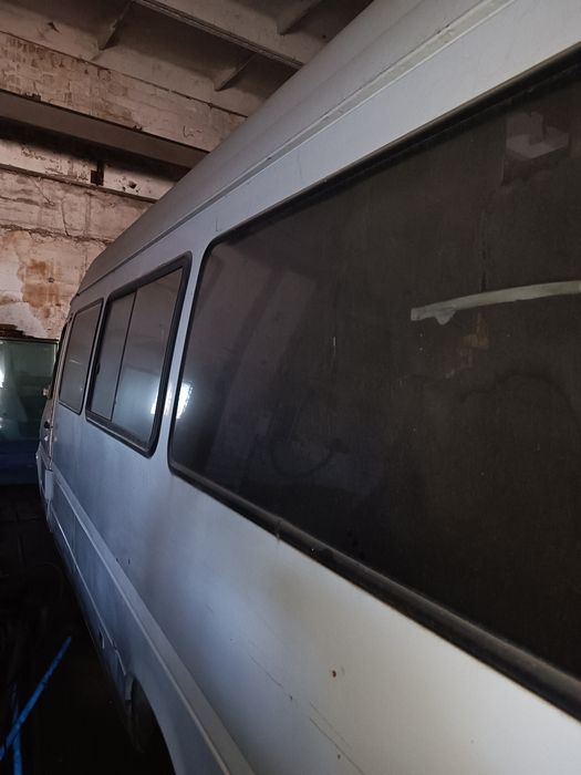 Продам Стекла на Sprinter