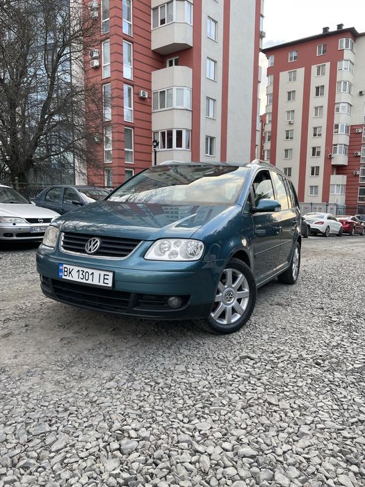 Продам авто touran 1.6 fsi