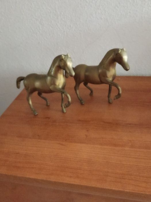 Cavalos em bronze