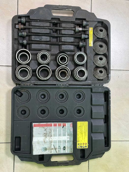 Zestaw tulei wciskających i wypychających 36 CZ. KS TOOLS