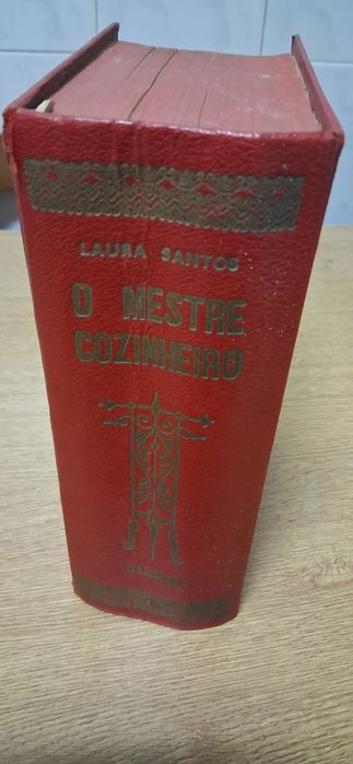 Vendo um livro culinária