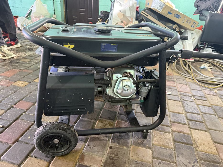 Бензиновый генератор Goodyear Power GY 7001GE