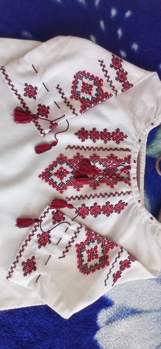 Вишита сукня для дівчинки 7-8 років