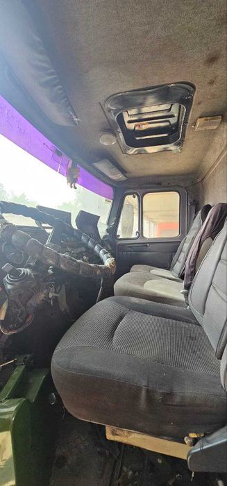 ЗИЛ 5301 (Бичок) 2005 кран-манипулятор