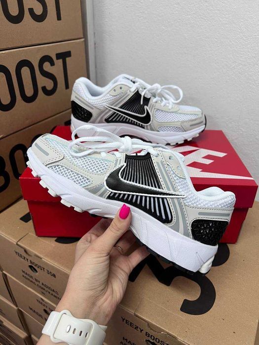 Женские кроссовки Nike Vomero 5 / Найк Вомеро белые 36 37 38 39 40