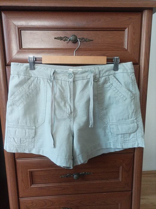 Lniane spodenki damskie.