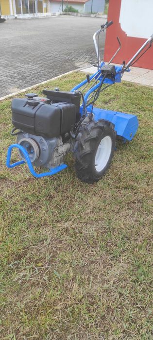 Motocultivador Nibbi 10cv com motor de arranque