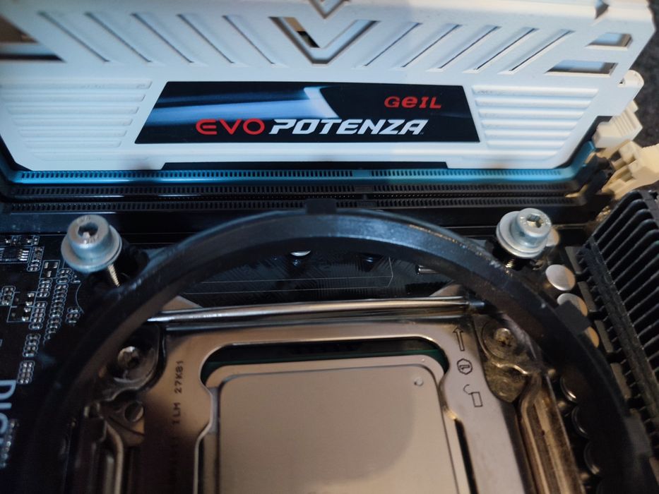 Оперативная Память dd3 geil evopotenza 4гбх4шт