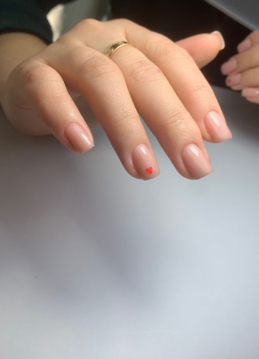 Манікюр педикюр нарощування нігтів на верхні і нижній форми