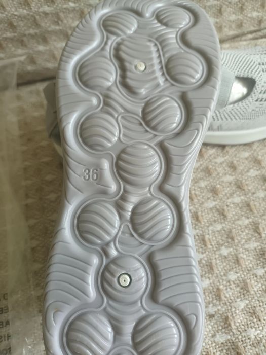 Buty sportowo -rekreacyjne damskie
