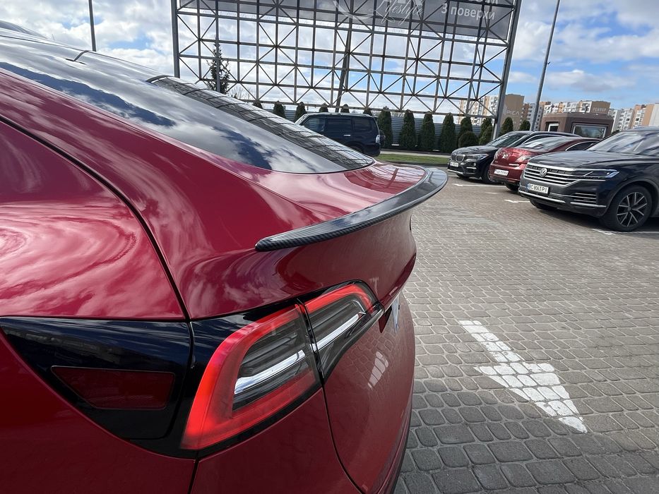 Tesla Model Y Long Range Dual Motor All-Wheel Drive 2021 Red
