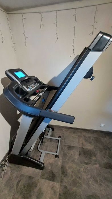 Bieżnia Spirit XT285 + wiosła  i rower stacjonarny gratis