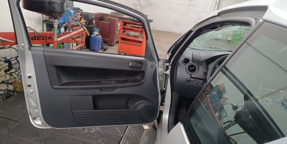 Mitsubishi Colt Cz3 De 2011 Disponível Para Peças