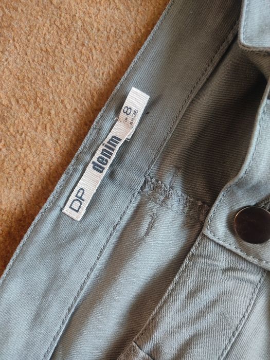 Spodnie khaki z azteckim wzorem Dorothy Perkins
