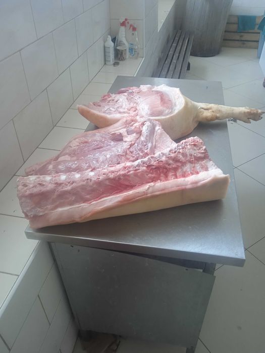 Тушки свиней  смаляні