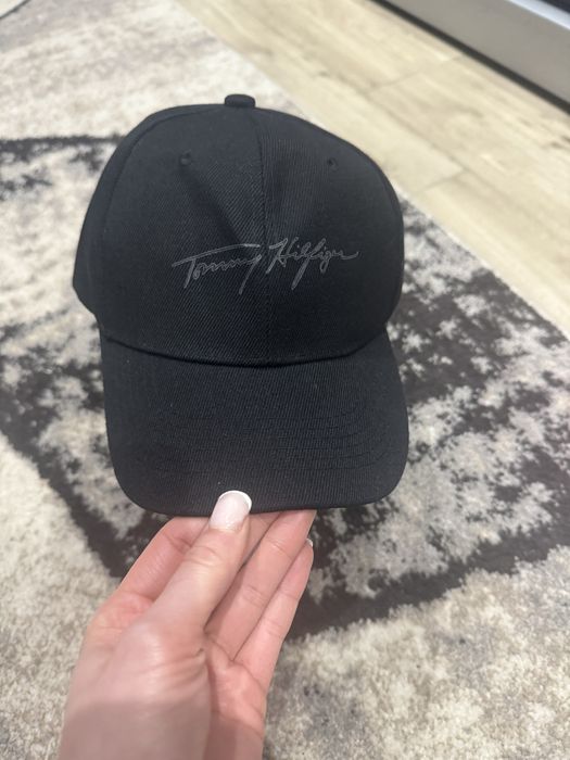 Czapka z daszkiem czarna nowa