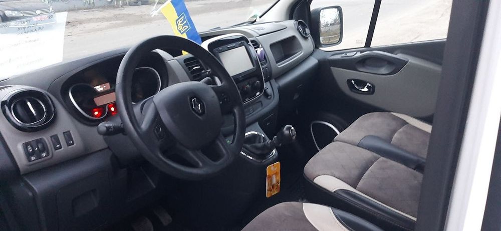 Renault Trafic, Long, пасажирський
