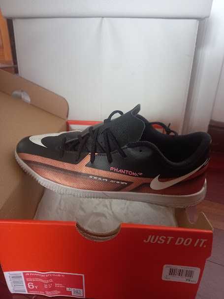 NIKE chuteiras Phantom 38,5 utilizadas 1 vez já não servem