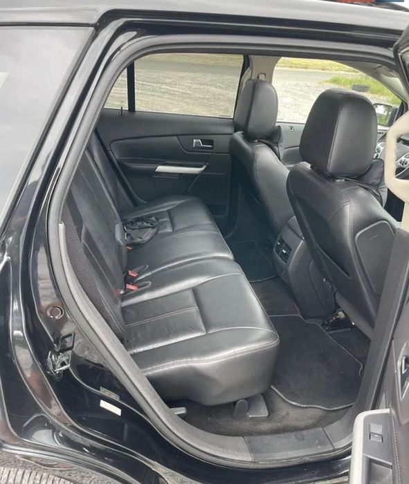 Ford Edge автомобіль