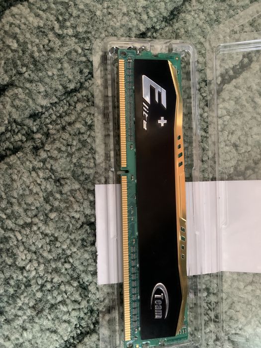 Оперативна память 4 gb ddr 3 дві пластинки