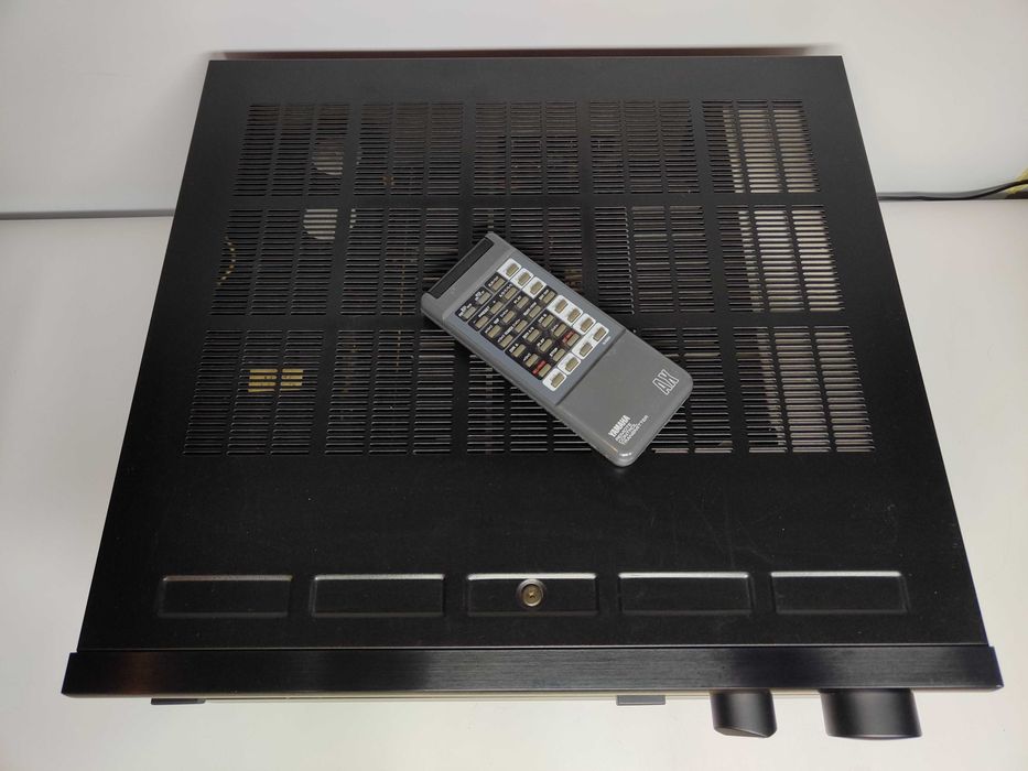 YAMAHA AX-1050 potężny wzmacniacz stereo z pilotem