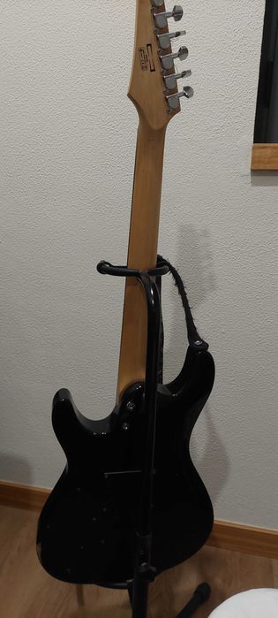 Guitarra eléctrica Ibanez gio + cinta + cabo jack