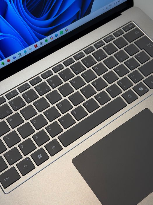 Microsoft Surface Laptop 7 X Elite – 16GB / 256GB – PROMOÇÃO 7 DIAS