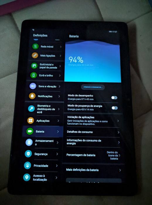 Huawei MatePad T10 com duas capas incluídas