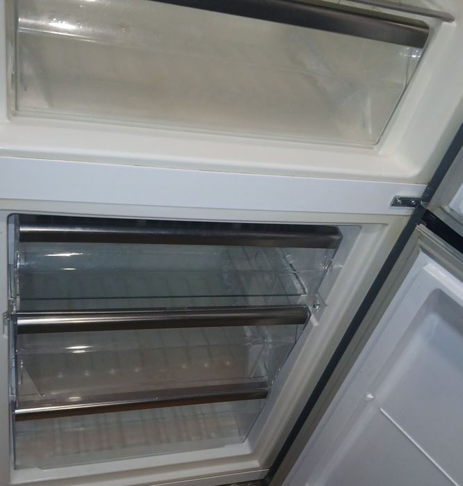 Холодильник Whirpool total nofrost