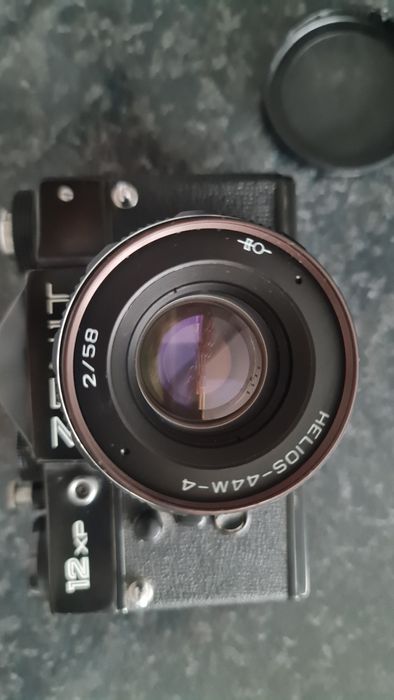 Aparat Zenit 12XP z dodatkowym obiektywem