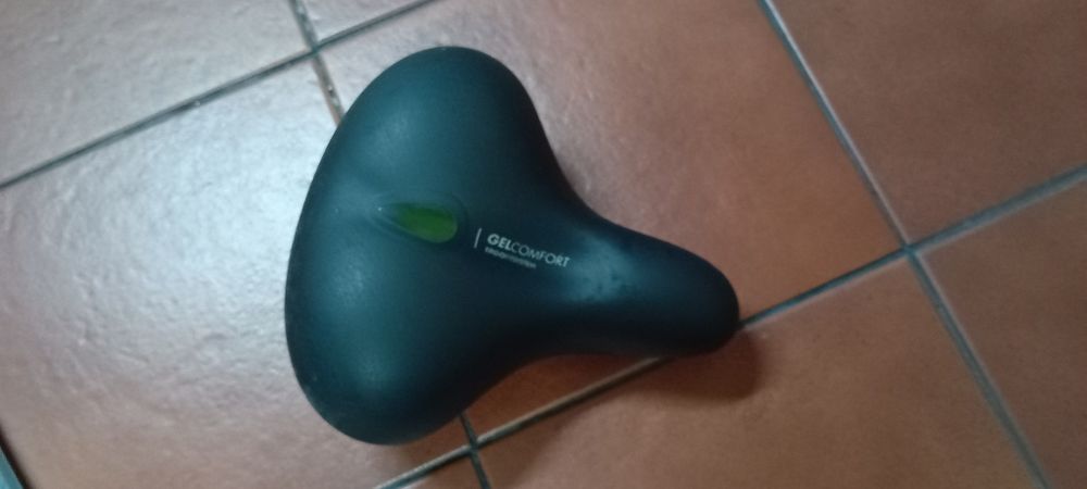 Banco de bicicleta em silicone  e volante