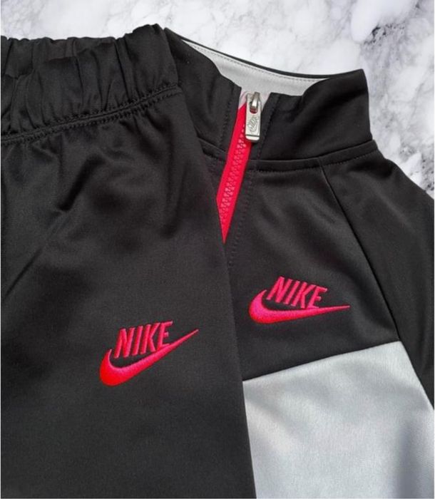 Спортивний костюм Nike оригінал на дівчинку 5-6 років