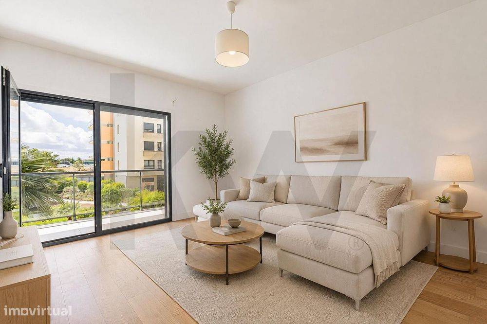Apartamento T1 para Arrendamento no Seixal em Condomínio Privado com P