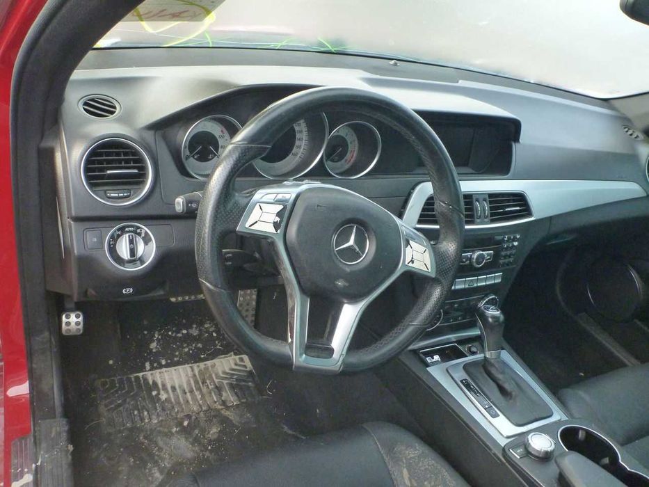 Разборка Mercedes W204 2007-2014 / Мерседес W204 б/у запчастини