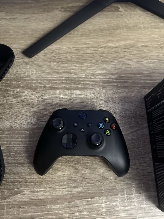 Xbox (Series X) (1TB) + elite controller 2