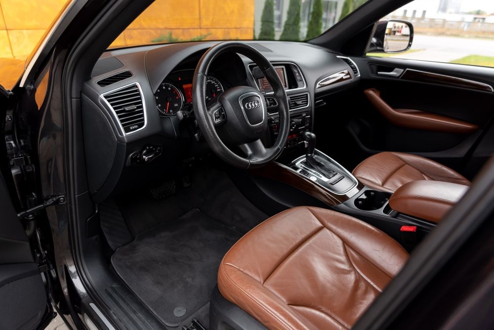 Audi Q5  2.0 2011