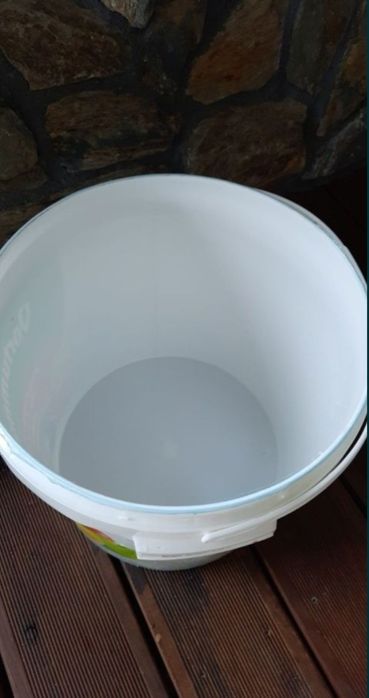 Wiadra 13.5l z przykrywką