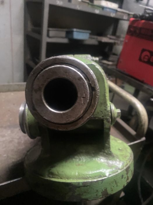 Вертикальна фрезерна головка