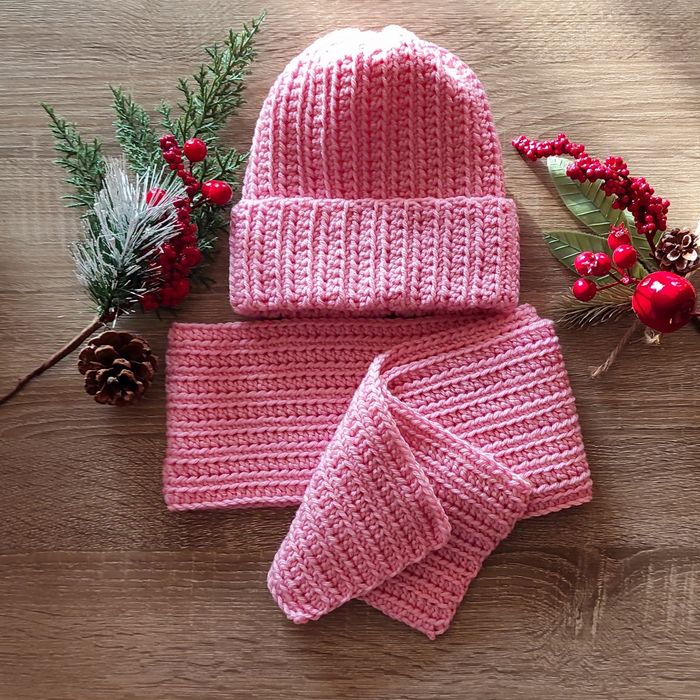 Шапка та шарф ручної роботи