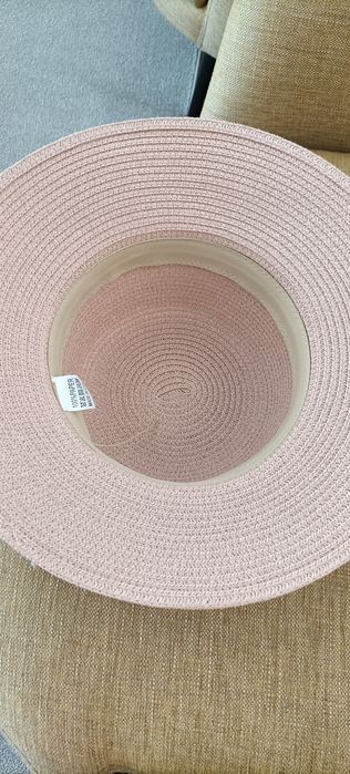 Chapéu cor rosa novo