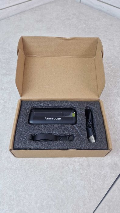 Lampka rowerowa przód newboler 610 2000lm usb