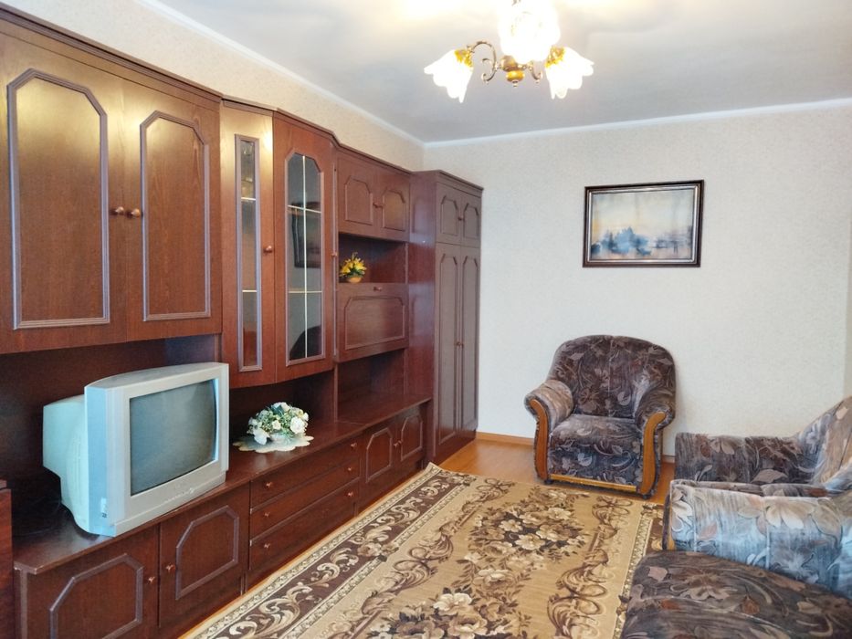 Здам затишну 2-х квартиру – перший будинок від метро Чернігівська.