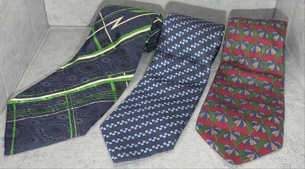 Три галстука Zegna, Christian Dior , Burberrys