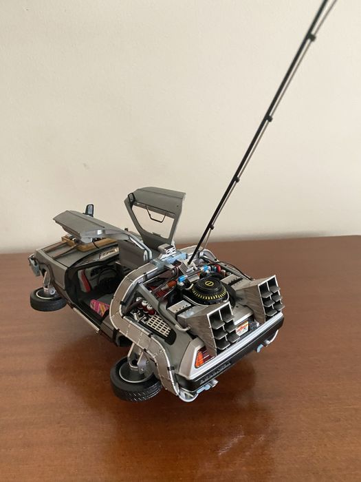 Hot toys Time machine 1/18