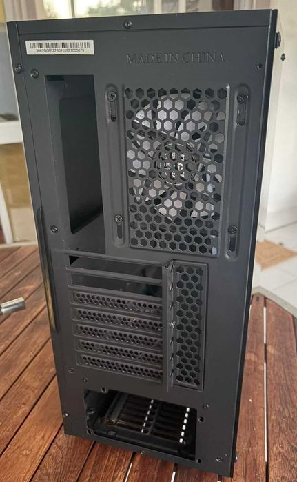 Caixa MSI Vampiric 010 RGB