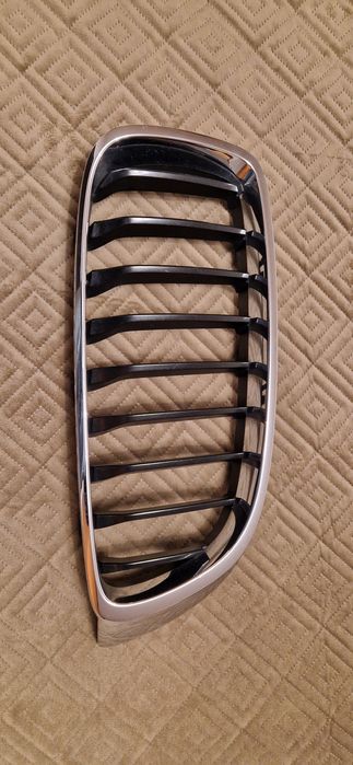 Vendo grelha frontal esquerda BMW