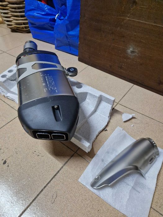 Escape Akrapovic Design - ORIGINAL BMW R1250GSA (2024) - NOVO