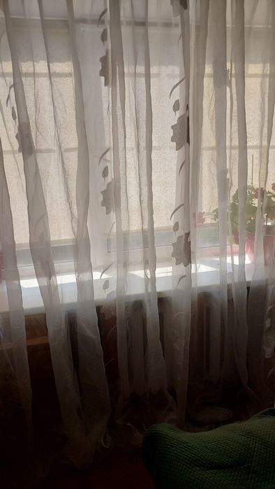 Продам комплект тюль разной расцветки и размера.