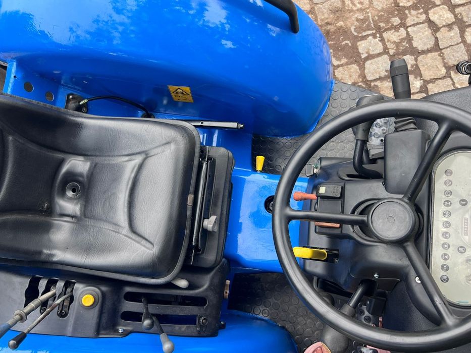 Trator New Holland T3040 + Alfaias