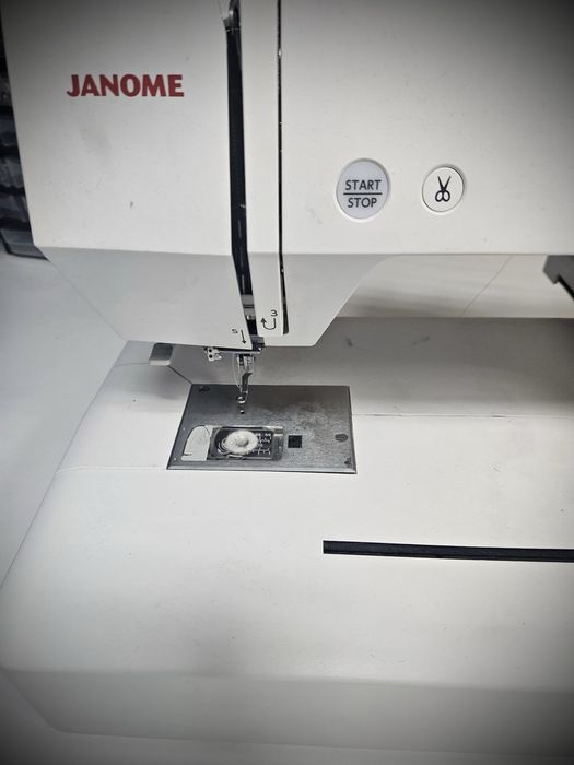 Haftciarka Janome Memory Craft 500E – Profesjonalna Maszyna Haftująca